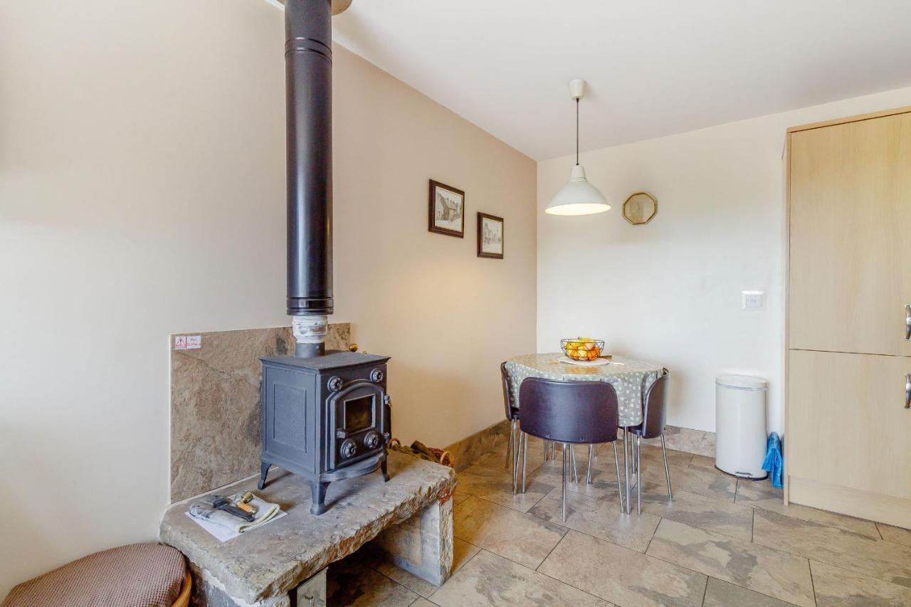 Jim'S Barn Villa Diggle Екстериор снимка
