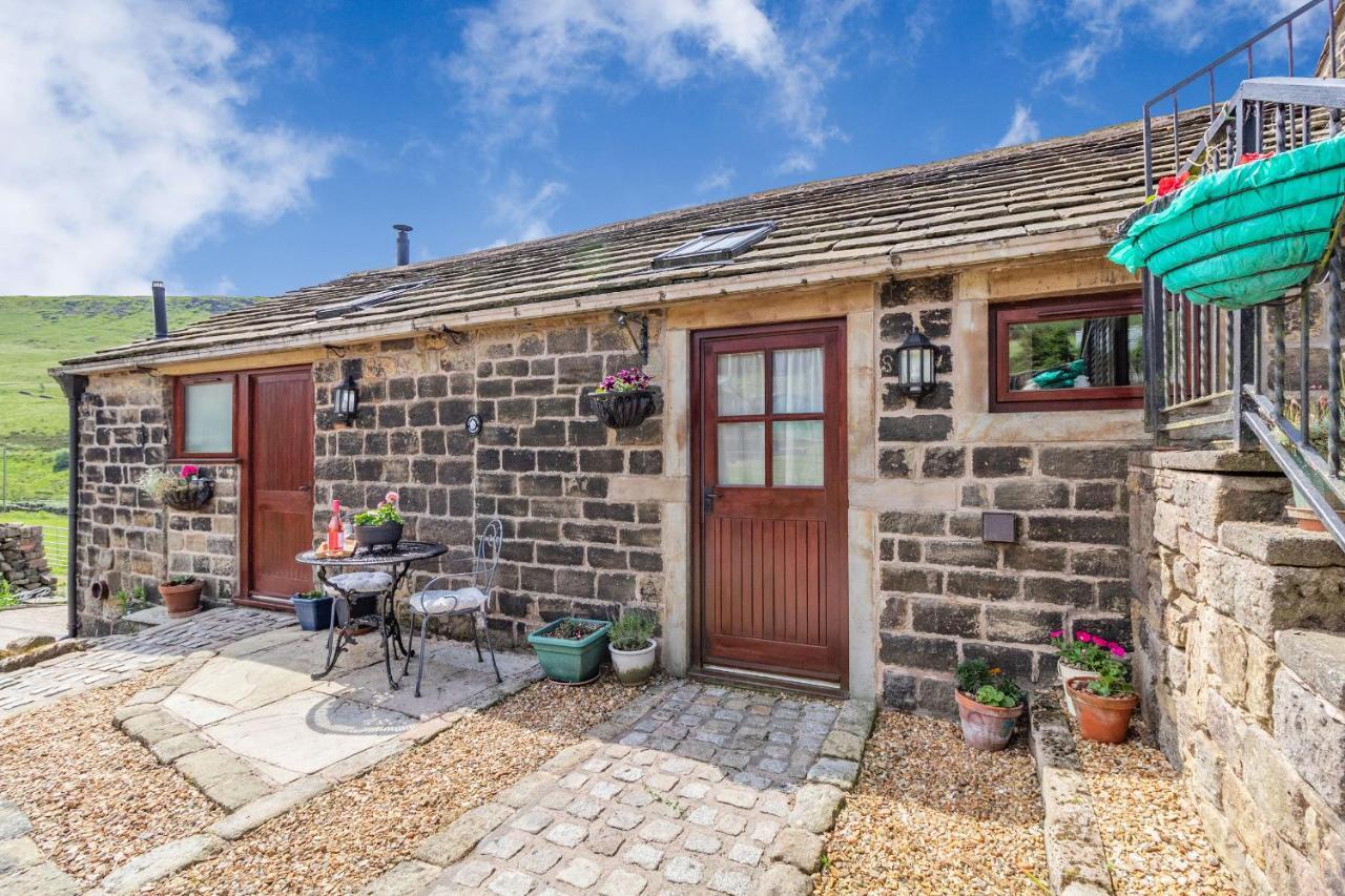 Jim'S Barn Villa Diggle Екстериор снимка